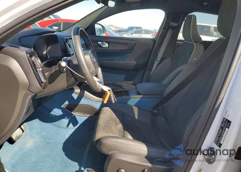 2023 Volvo C40 Recharge Ultimate z USA, uszkodzony, nr VIN YV4ED3GM3P2050178